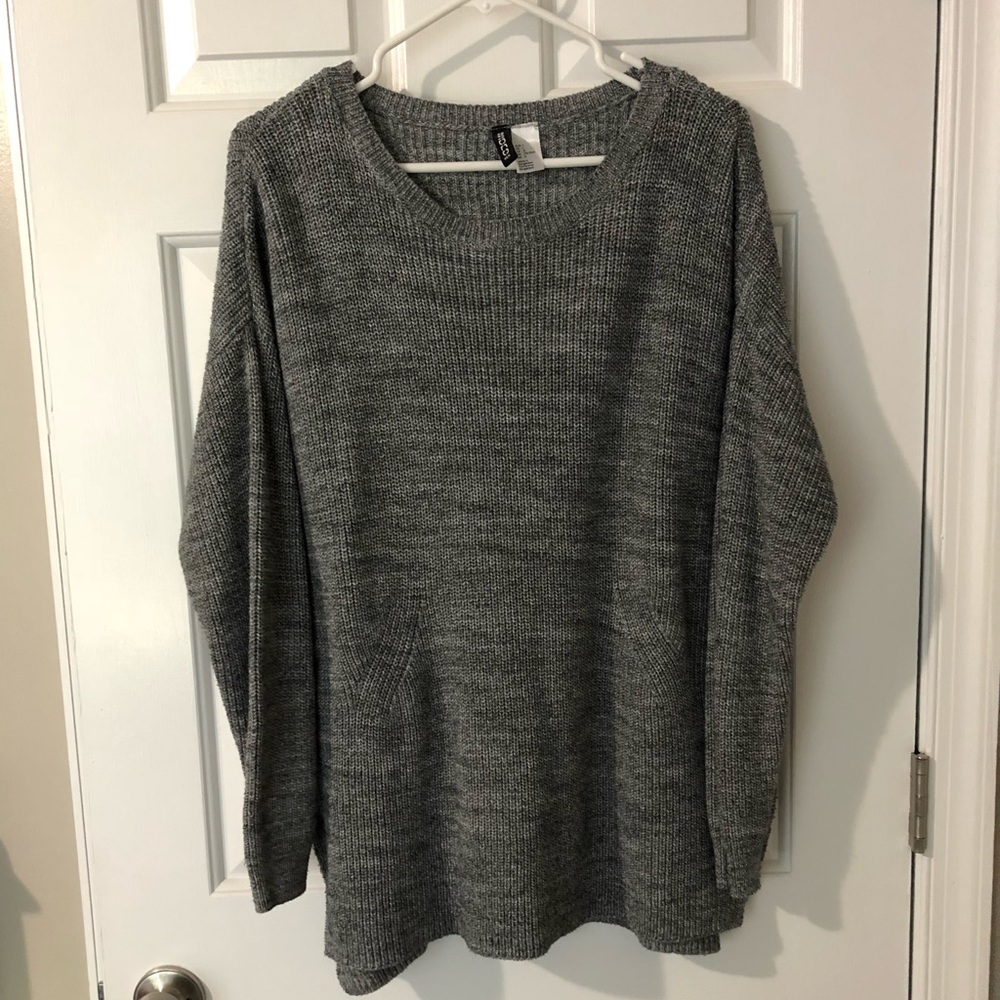 Chunky H&M sweater with side zipper